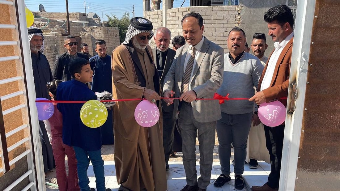 توفي أثناء المطالبة بالتثبيت.. موظفون في البصرة بنوا منزلاً لعائلة زميلهم (صور)