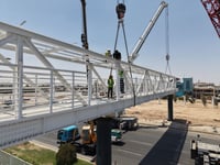 بەرزە پردى پەڕینەوەى بەردەم بەشی ناوخۆیی شەهید شەوکەت ...