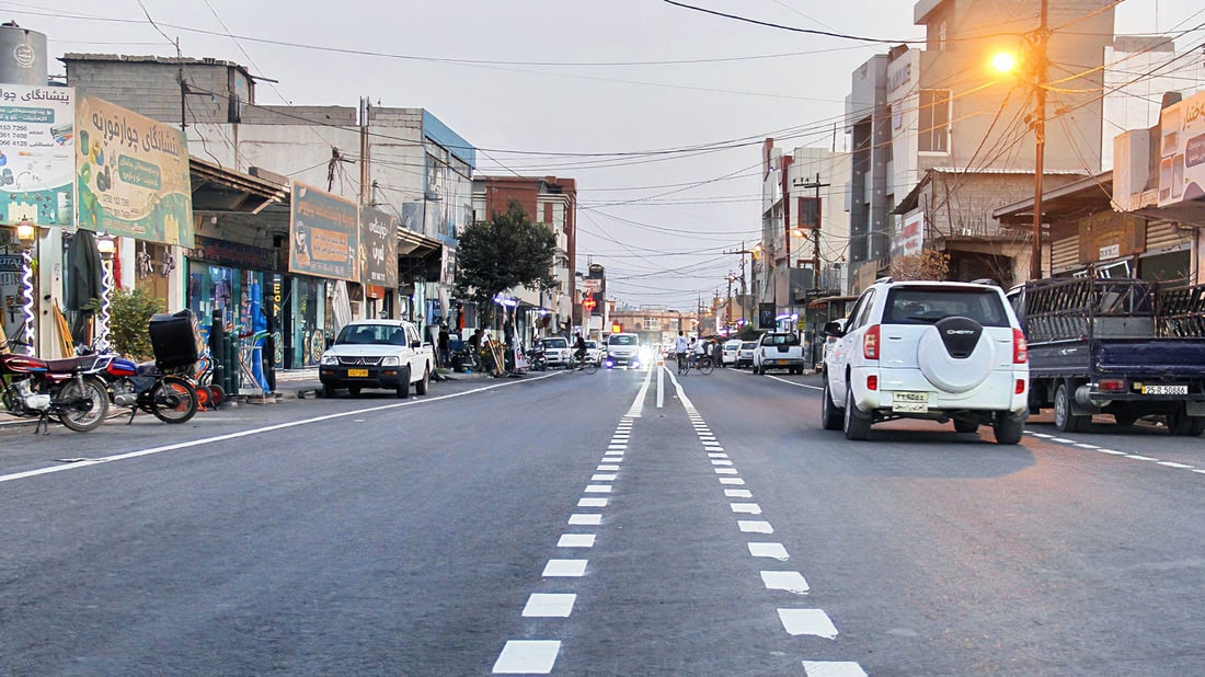 شه‌قامه‌ سەرەکییەکەی ناو بازاڕی چوارقوڕنه‌ ره‌نگ و رووی هاته‌وه‌به‌ر