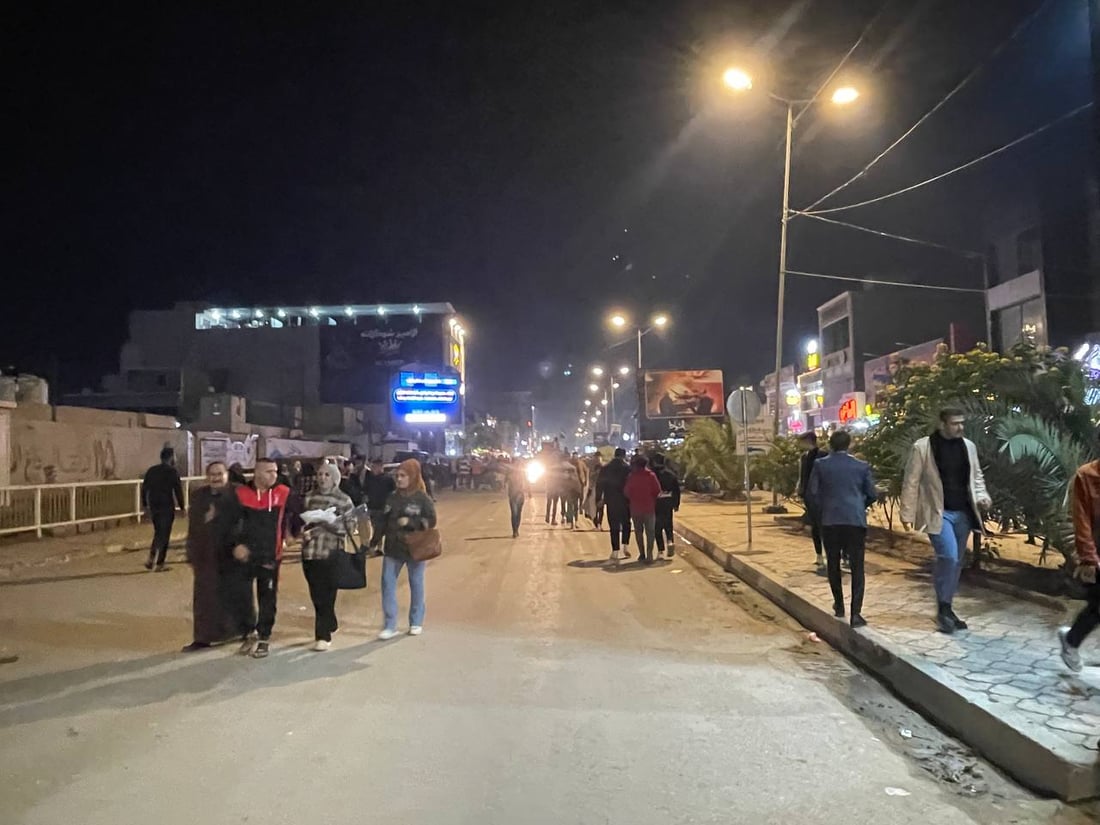 صور: بعقوبة تستقبل رأس السنة في “شارع الطابو” والعوائل ملأت المكان بالاحتفالات