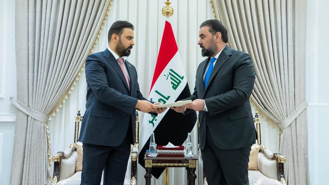 الزيدي يسلم المنهاج الوزاري إلى رئيس مجلس النواب
