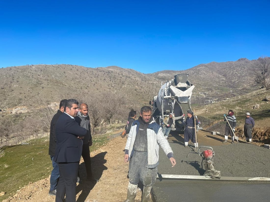 چه‌ند كۆڵانێكی ناحیه‌ى هێرۆ له‌ قوڕ و خۆڵ ده‌ربازیان ده‌بێت