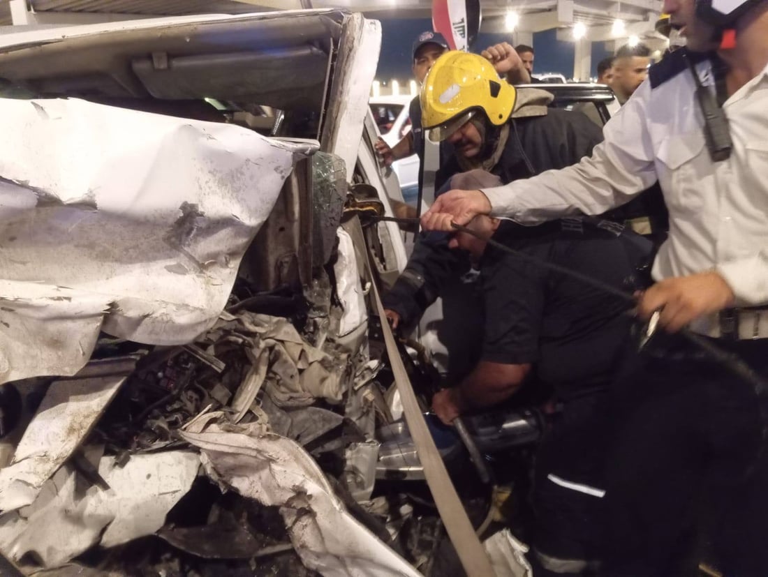 انتشال جثة امرأة وإنقاذ 4 جرحى بعد اصطدام 5 سيارات على طريق مطار المثنى