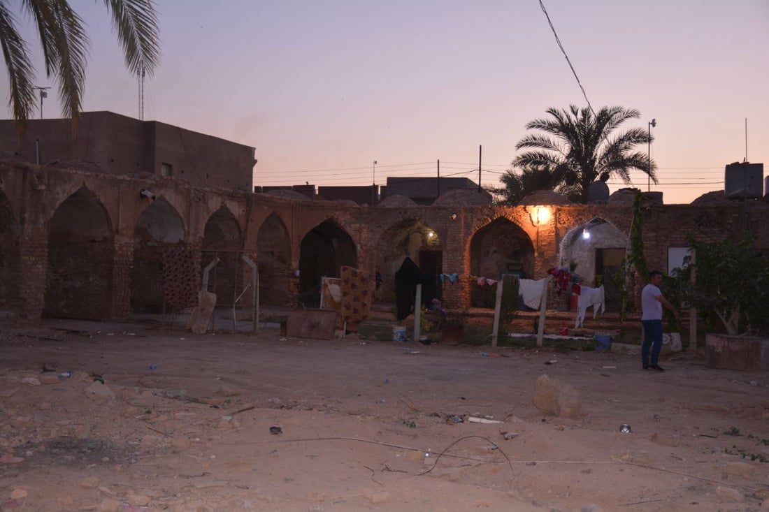 تحول إلى كراج سيارات.. باحث يطالب الحكومة بإعمار خان الضلوعية العثماني (صور)