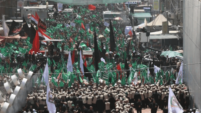 Crowds participate in Tuwairij Run in Karbala