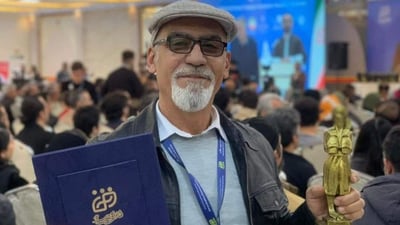 “رقص الحمير” يفوز في إيران.. نص مسرحي كوميدي يتصدر مهرجان سقز الكردي