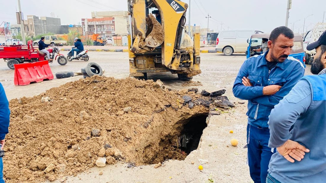 صور: حفرة العمارة الكبيرة رُدمت.. بانتظار التوجيهات لتبديل الأنبوب عند تقاطع نهاوند