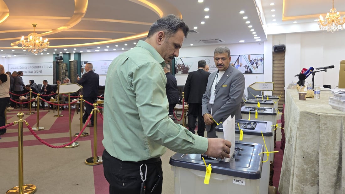 التصويت مستمر.. عماد حرش ينافس الشهيلي على منصب نقيب المحاسبين (صور)