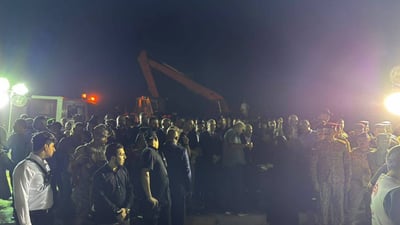 أنباء عن عائلة تحت الركام وكربلاء في ليلة الصدمة.. الرافعات العملاقة مازالت تحاول