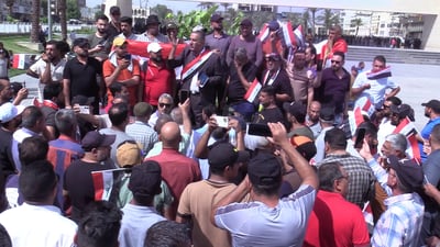 فيديو من ساحة التحرير الجمعة: موظفو 14 وزارة يتظاهرون للمطالبة بسلم الرواتب