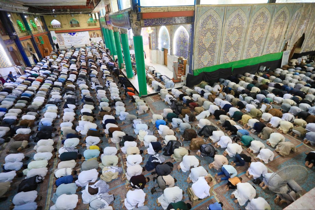 صور من صلاة العيد في مزار الإمام القاسم جنوب الحلة