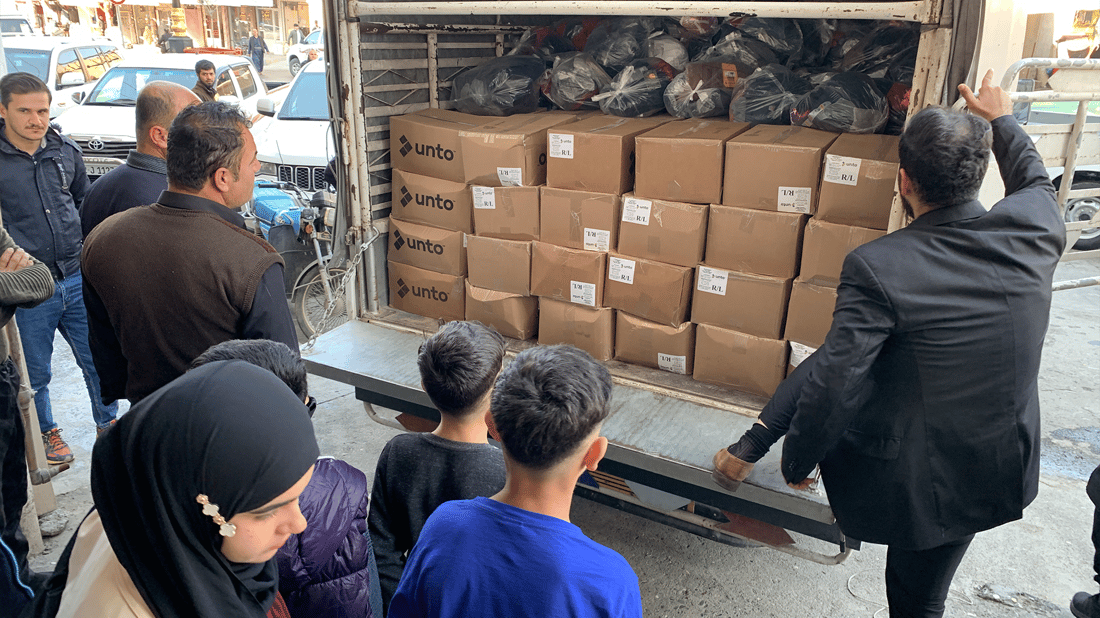 لە پشدەر خۆراک و نەوت و جانتای قوتابی دابەش کران