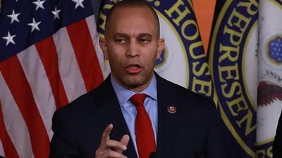 پشتگیری بڵاوکردنەوەی هێزی ئەمریکا لە ناو ئێران ناکەین