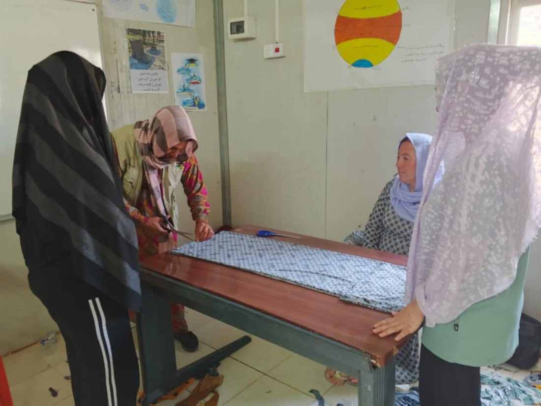 گروپێكی خۆبه‌خش خولێكی درومان بۆ ژنانى كه‌مپى سه‌ر چیاى شنگال‌ ده‌ستپێكردووه‌