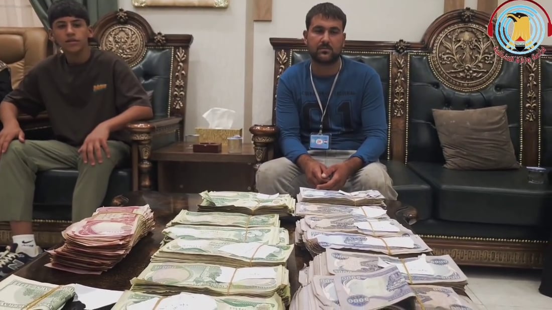 شرطة كركوك تكرّم شابين يعملان في “العتيك” أعادا مبلغاً كبيراً عثرا عليه صدفة