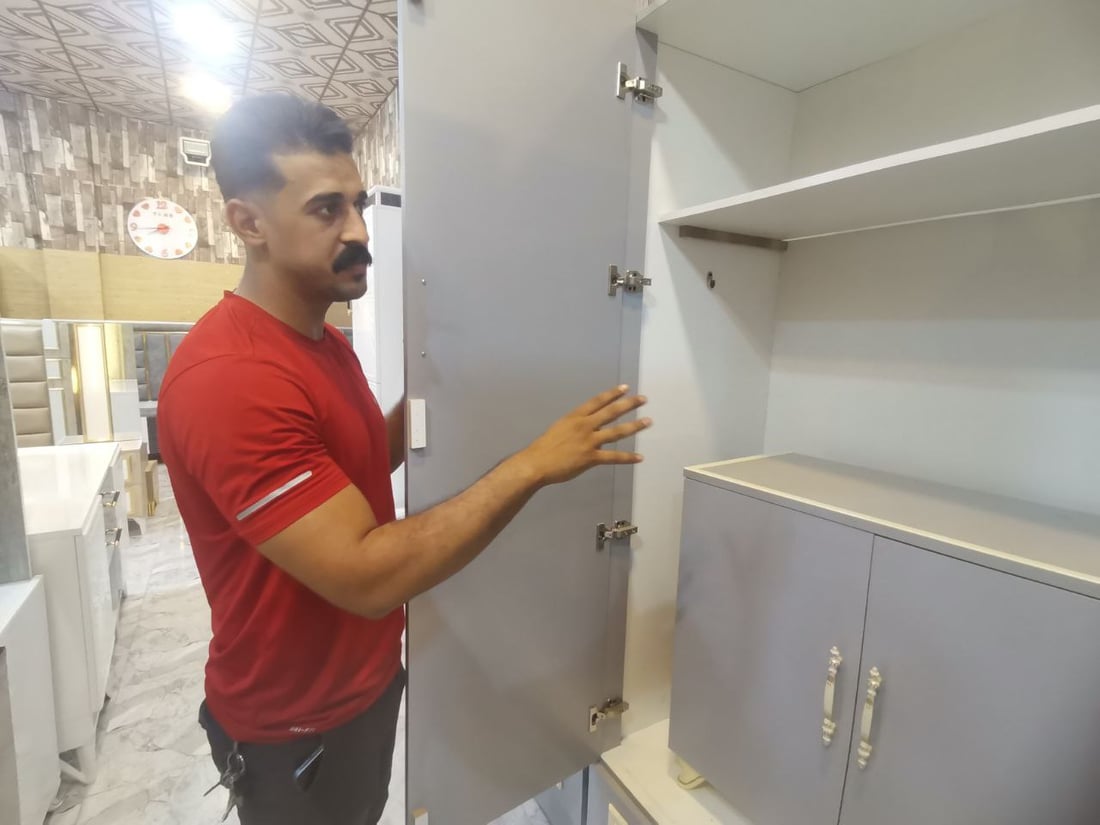 صور: غرف نوم بالمتانة العراقية والجمال التركي.. نجار بعقوبة أوجد الخلطة