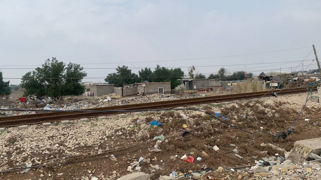 صور مع “عرب السجة” في بغداد.. يعملون بإعادة التدوير ويركبون الحمير وسمعتهم طيبة