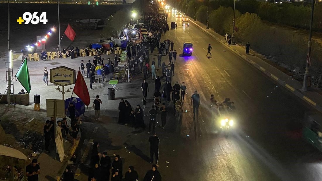 صور من البصرة الآن: حشود المعزين تتجه إلى مسجد خطوة الإمام علي في الزبير