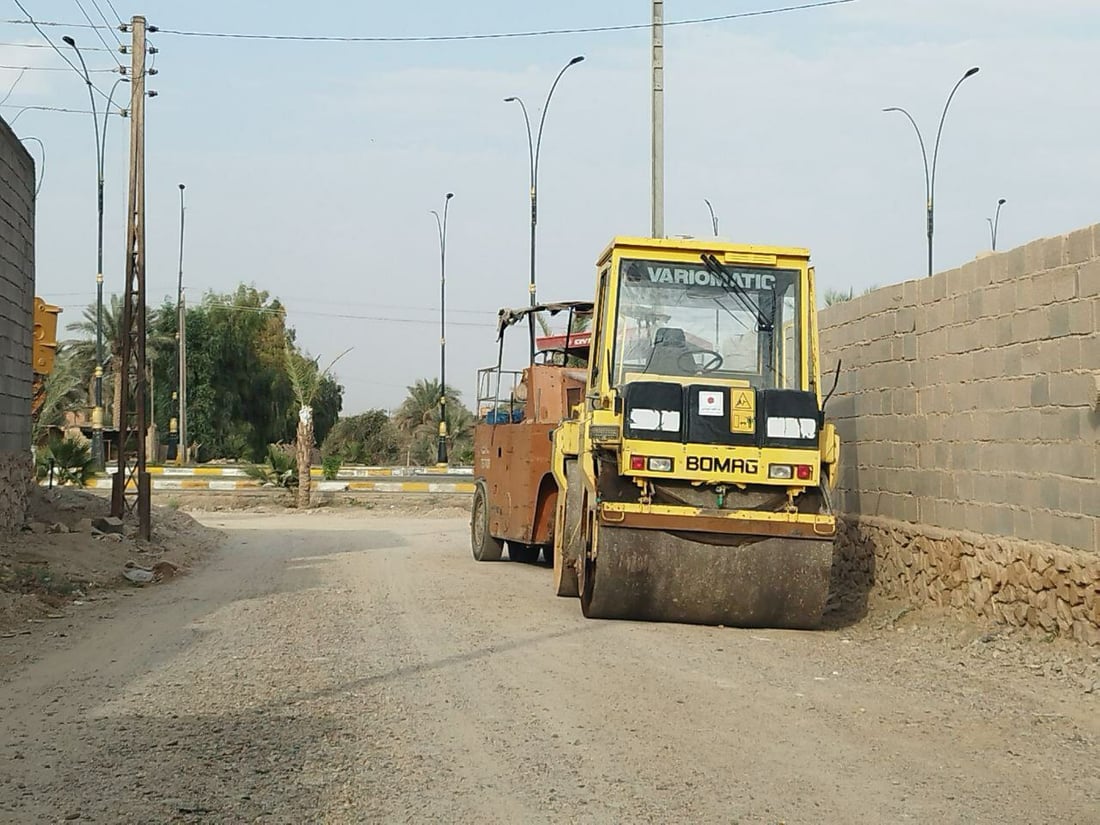 خلاف المهندس والمقاول يوقف تبليط “المشتل”.. والسكان يعرضون الوساطة! (صور)