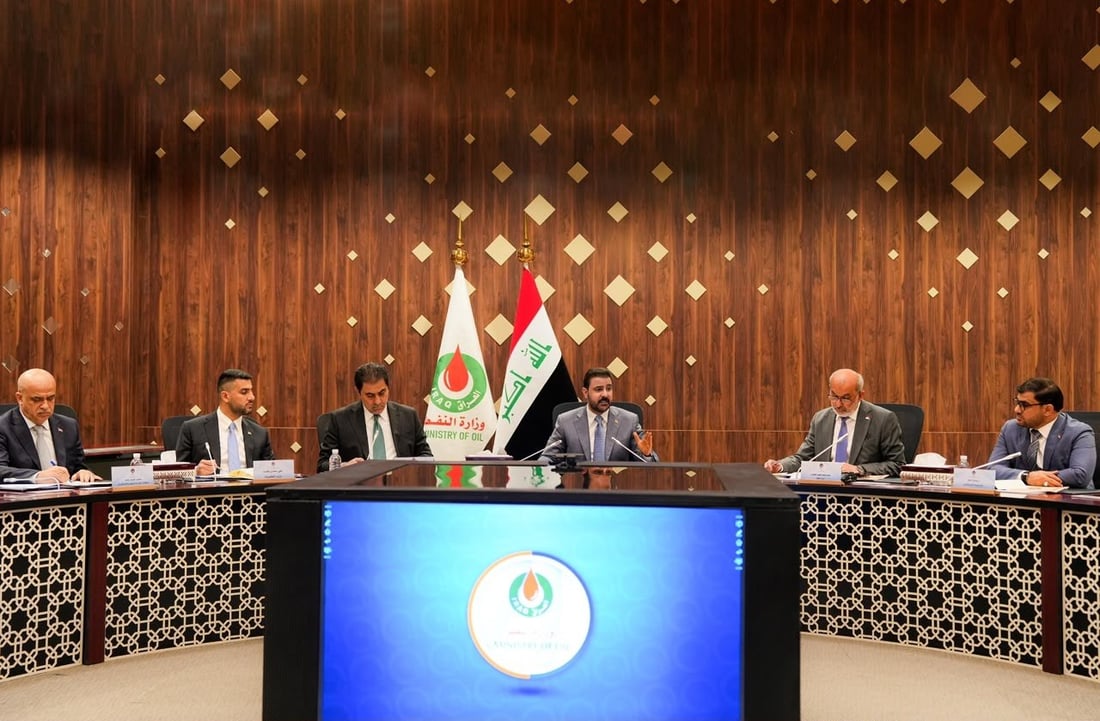 الزيدي يأخذ المندلاوي لوزارة النفط ويسلمه مفاتيح طاقة العراق