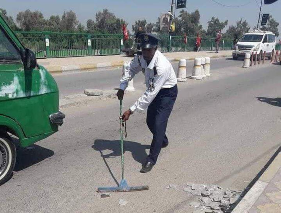 يحبه أهل طويريج.. مفوض مردان يحتفل بعشرين عاماً من تنظيم السير بين ضفتي الفرات