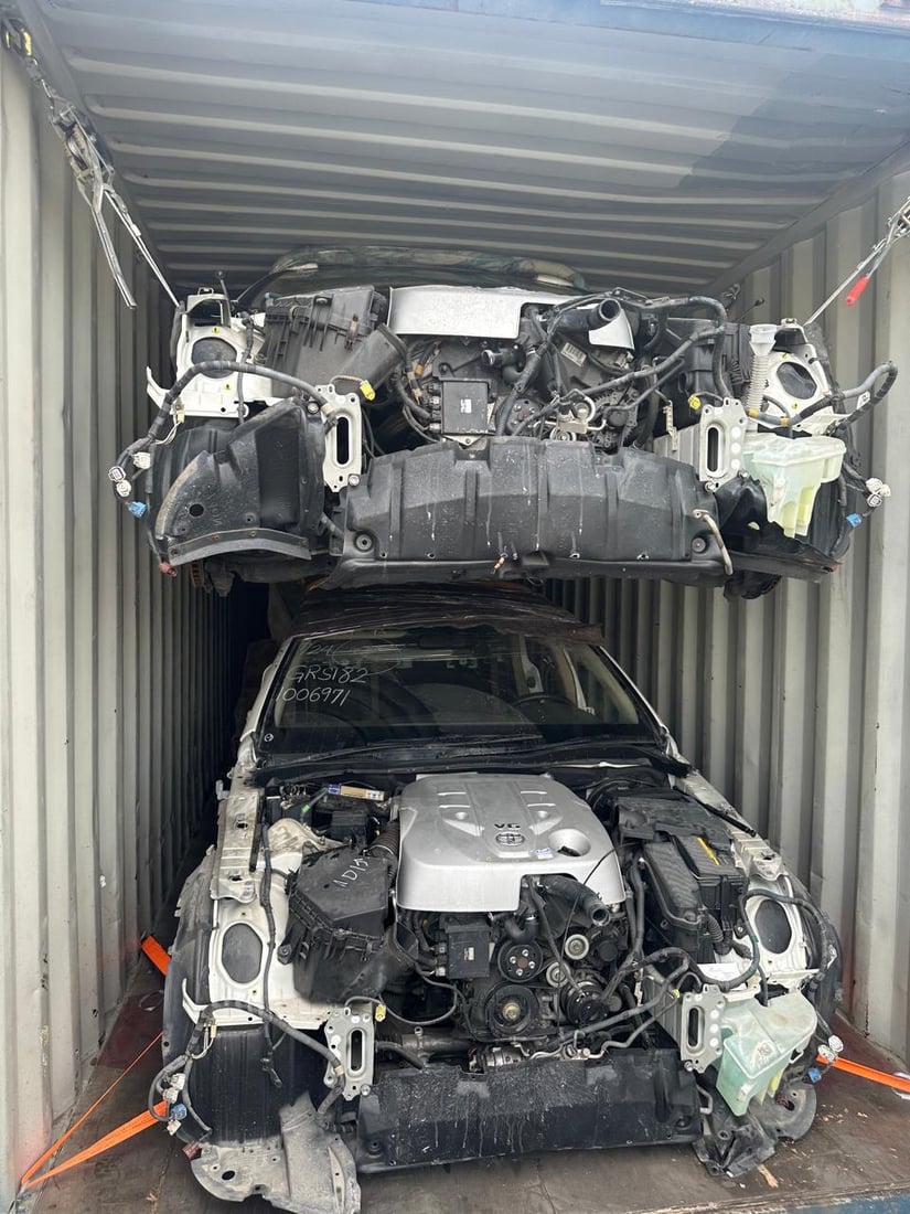 صور: ضبط 25 سيارة “أدوات” في منفذ أم قصر