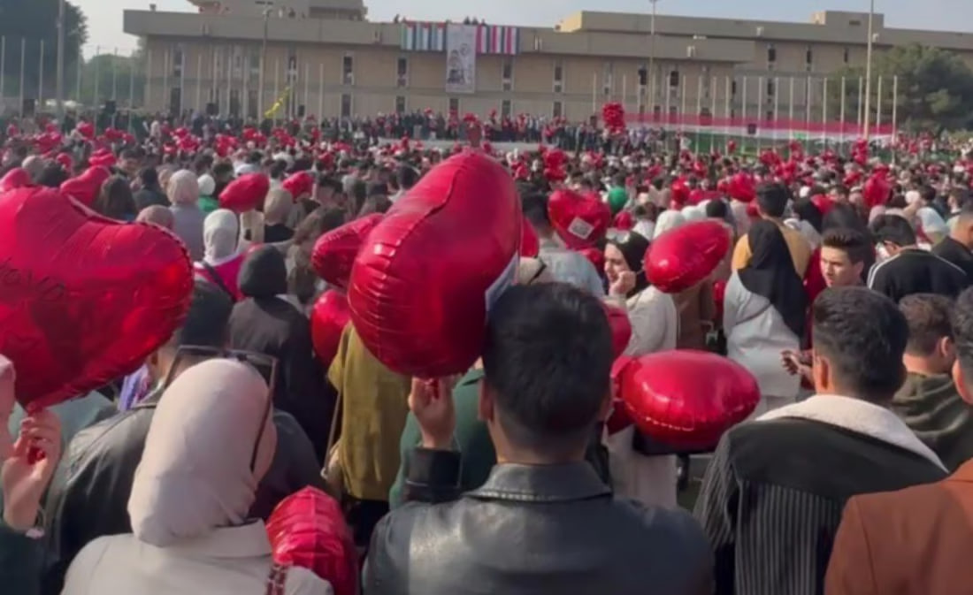 University of Nahrain students launch over 5,000 balloons to welcome the new Academic Year