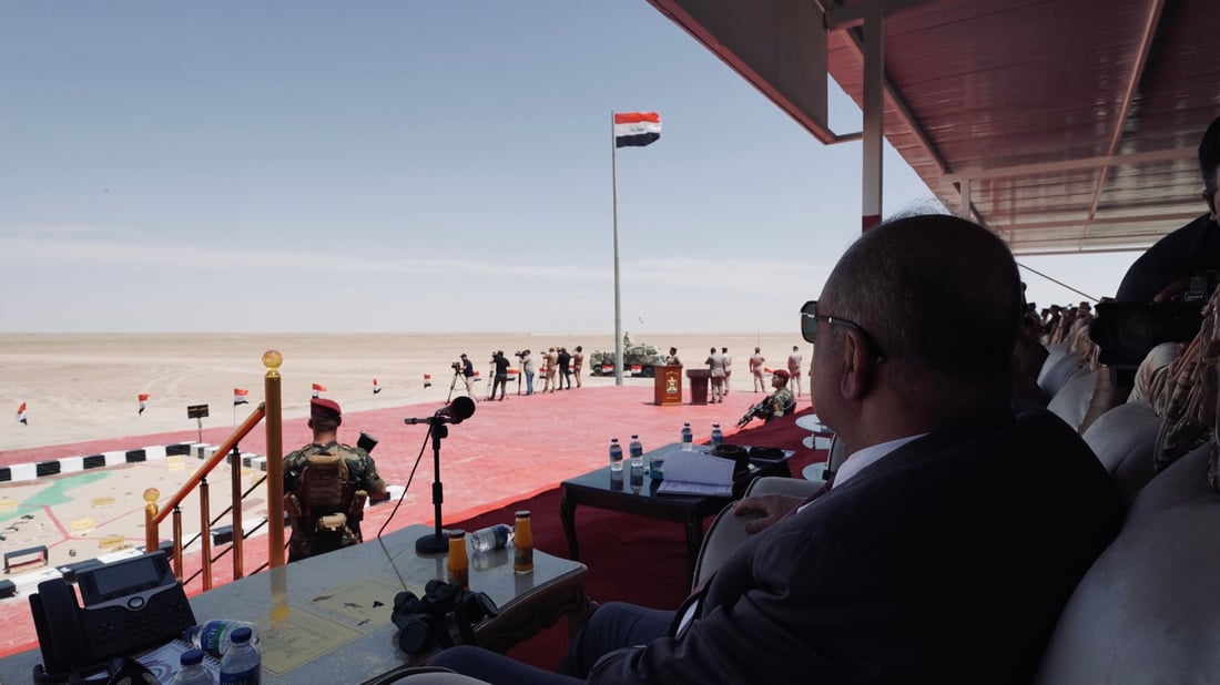 صور: معركة في الرمادي بطائرات F16 ودبابات “إبرامز”.. الجيش يتدرب في الصحراء