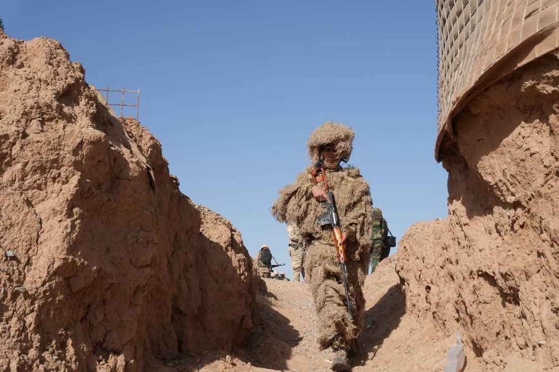 صور: قوات خاصة من الحشد الشعبي تجري تمريناً بالذخيرة الحية