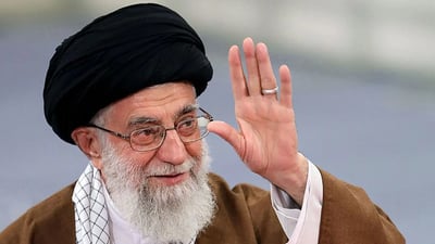 صورة من القمر الصناعي لبيت خامنئي بعد قصفه.. لم يبق منه شيء