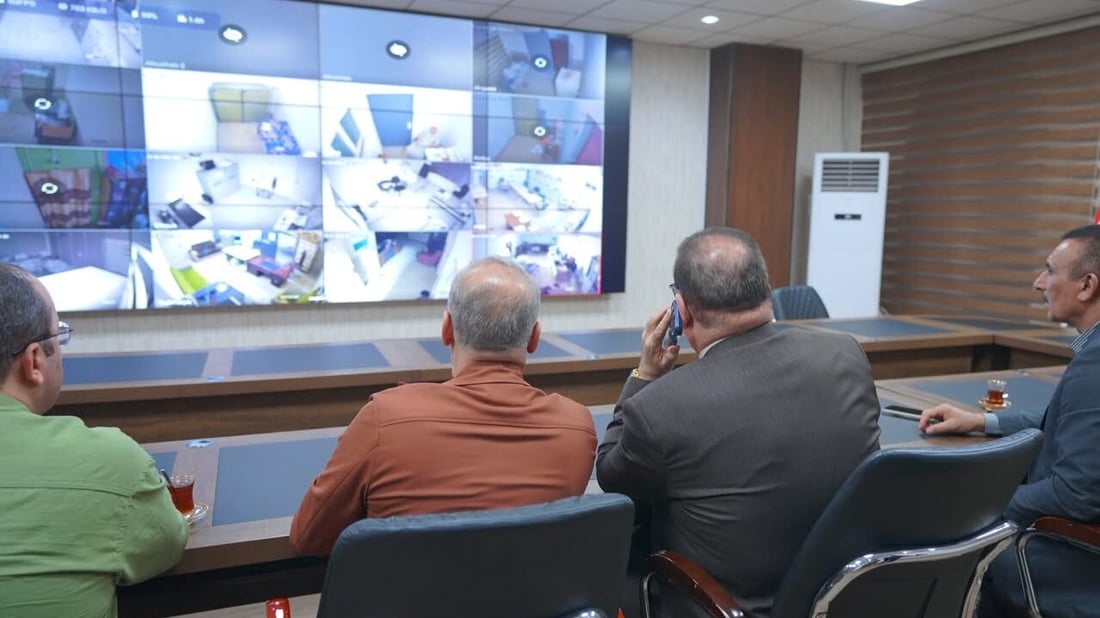بعد جدل طالبة الـ “VIP”.. التربية: دفاتر مطار بغداد لا تخص امتحانات العام الحالي