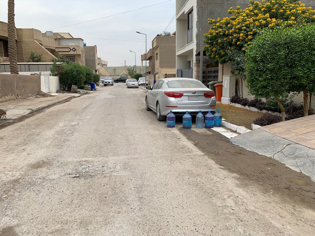 “No Parking”.. أصحاب منازل في اليرموك يشرّعون قوانينهم الخاصة!