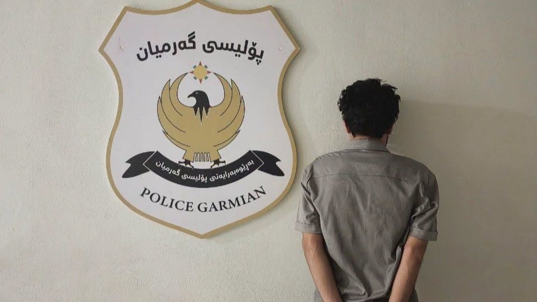 بە مۆبایلەکەی هەڕەشەی لە ژنان دەکرد؛ گیرا