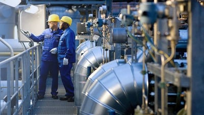 حديد وطابوق وبطاريات وسجاد.. قائمة بأهم 12 شركة ومصنعاً في العراق