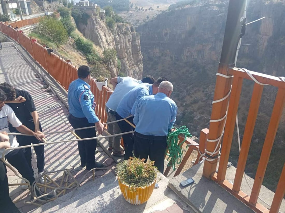 لە خەرەندی رواندز گەشتیارێک رزگار کرا-وێنە: بەرگری شارستانی سۆران