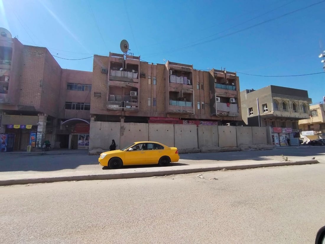 السماوة: سقوط “الشرفة” على “البيك أب” يتفاعل.. خلاف على العزل بصبات الكونكريت
