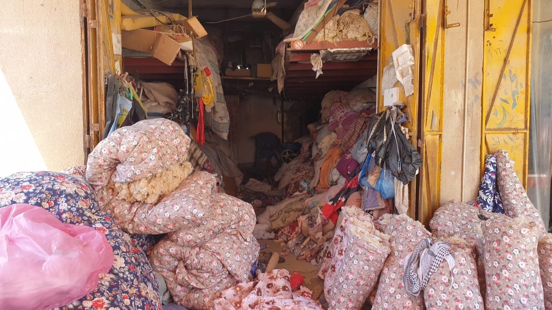 ندّاف ينافس المستورد بالقطن الطبيعي ويتعهد للزبون بـ”مخدة ألف ليلة وليلة” (صور)