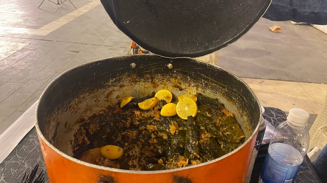 صور: ليل المتنبي لا يقل جمالاً عن نهاره.. باعة إندومي ودولمة وجبس نيتروجين!