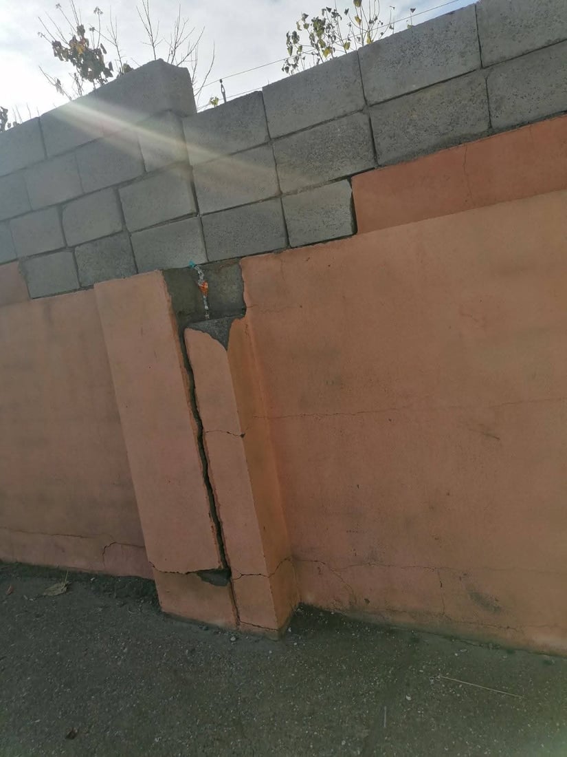 قوتابخانەی خاک لە چەمچەماڵ درزی وای تێدایە هیچی نەماوە بڕوخێ