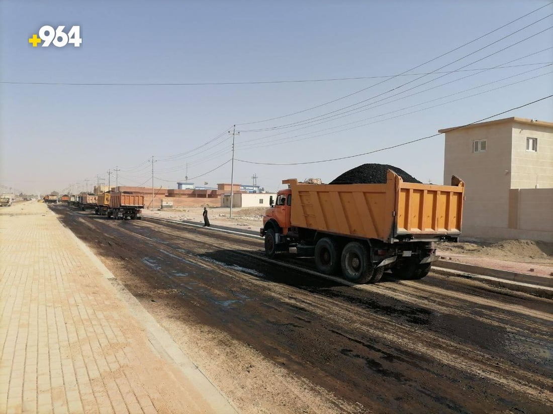 صور من هيت: أصبح لناحية الفرات مبنى بلدية.. والشارع سيتوسع إلى 40 متراً