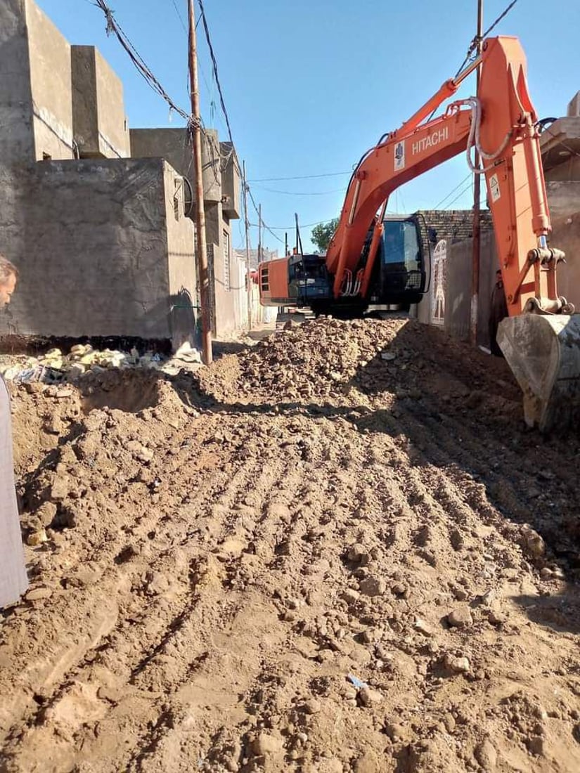 المشخاب: التبليط يصل “مثلث السوارية”.. وجسر “فلحة” ينتظر الهدم (صور)