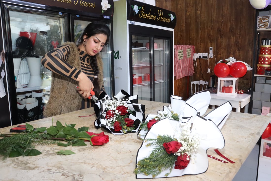 فيديو: الزهور أبرز هدايا عشاق بغداد.. قصص طريفة من أجواء الفالنتاين