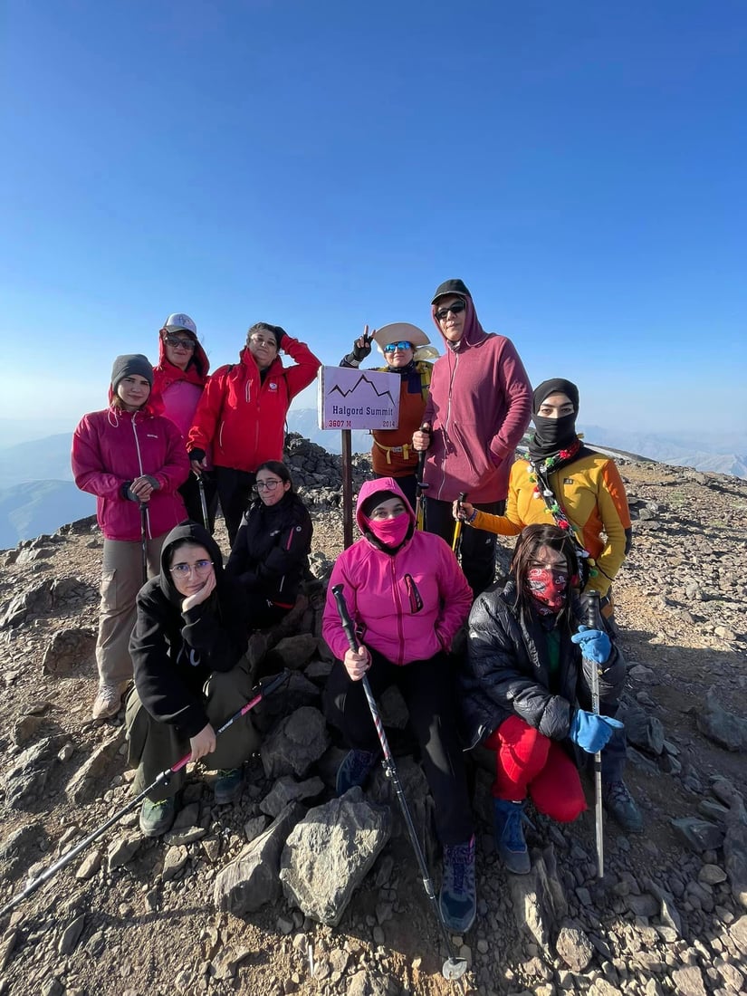 ژنانی کۆیە شەوێک لەسەر چیای هەڵگورد مانەوە