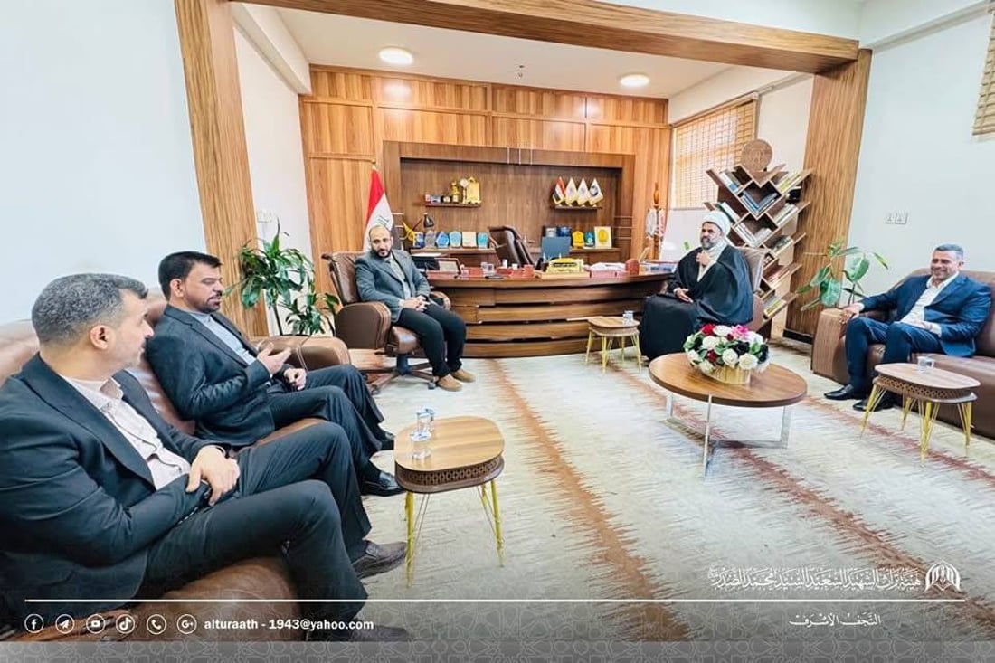 صور: الصدر يهدي الجامعات العراقية مؤلفات والده