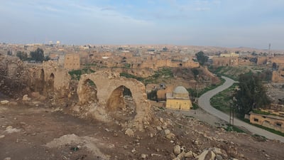 أساس السور بدأ يظهر وموقع المتحف حُسم.. مشاهد جديدة من إعمار قلعة تلعفر