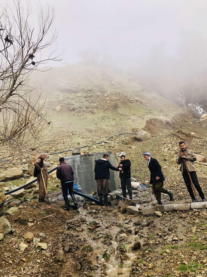 به‌ هه‌ره‌وه‌زى پڕۆژه‌ى ئاوى خواردنه‌وه‌ى گونده‌كه‌یان خاوێنكرده‌وه‌