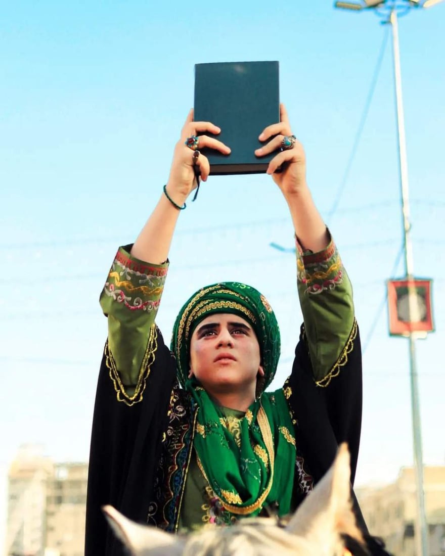 والدي درّب جلال حسن وأحلم بتصوير المنتخب.. “عين طويريج” مجتبى منيب (صور)