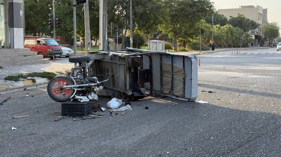 لەناو بازاڕی کەلار ئۆتۆمبێلێک و ماتۆڕێکی سێ تایە پێکیاندادا