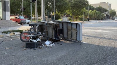 لەناو بازاڕی کەلار ئۆتۆمبێلێک و ماتۆڕێکی سێ تایە پێکیاندادا