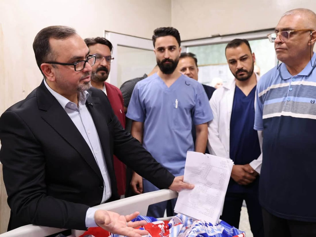 وزير الصحة يعفي مدير مستشفى الكرخ خلال زيارة مسائية مفاجئة
